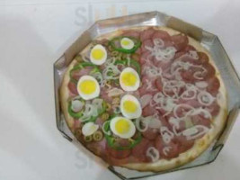 D G E Pizzaria food