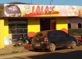 Lala's Confeitaria outside