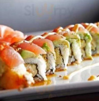 Yūjin Sushi food