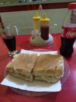 V 8 Lanches food