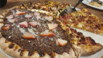 Pizzaria Cazarin food