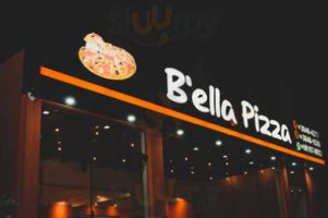 B'ella Pizza inside