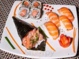 Loucura Sushi Lounge food