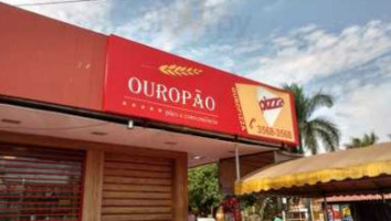 Ouropao Paes Conveniencia outside
