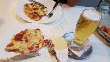 Tonis Pizzaria food