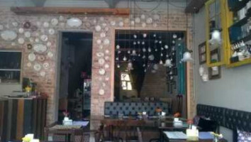 O Cruzeiro Café inside