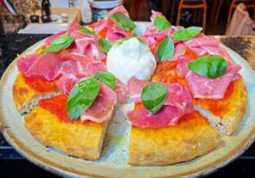 La Vera Pizza Italiana food