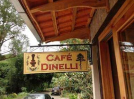 Café Dinelli outside