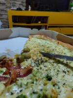 Pizzaria M T food