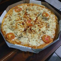 Moria Pizzas E Lanches food