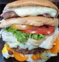 Carlao Burger food