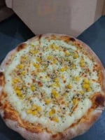 Central Pizzas food