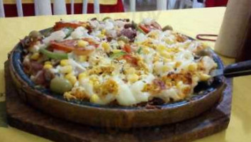 Pizzaria E Lanchonete Thyllia food