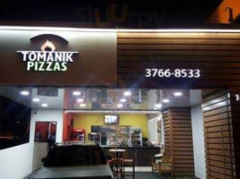 Tomanik Pizzas inside