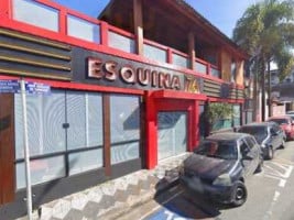 Esquina 76 outside