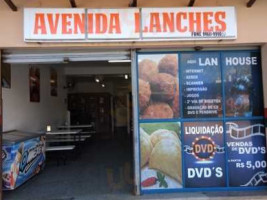 Avenida Lanches outside