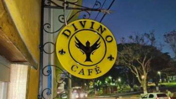 Divino Cafe inside
