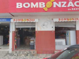 Bombomzao outside