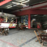 L L Lanches À l'intérieur