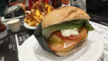 Tenório's Burger food