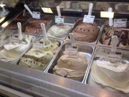 Iovivo Gelato inside