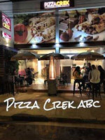 Pizza Crek food