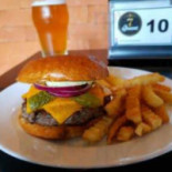 7 Queens Brewpub Comida
