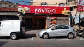 Ponto X Lanches outside