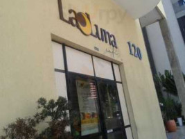 La Luna Café outside