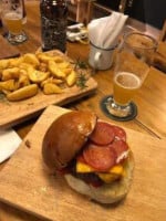 1600cc Burguer Beer food