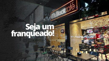 Mr. Black Café Gourmet Minas Shopping inside