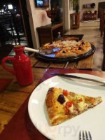 Mamamia Pizzaria food