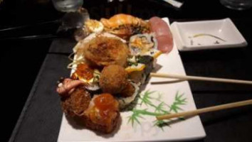 Rakkii Sushi food