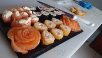 Tmaki Sushi food