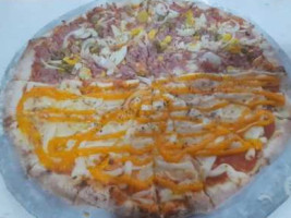 Lux Pizzaria E Lanchonete food