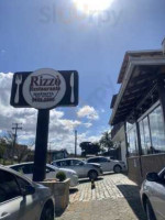 Rizzo Pizza inside