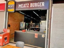 Meatz Burger N' Beer inside