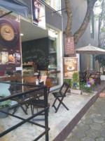 Skada Cafe Lanches inside