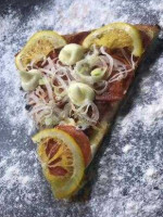 Boni's Pizza inside