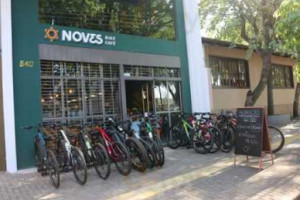 Noves Bike Café outside