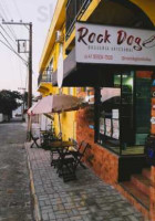 Rock Dog Bombinhas outside