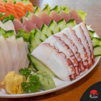 Hazaki Sushi inside