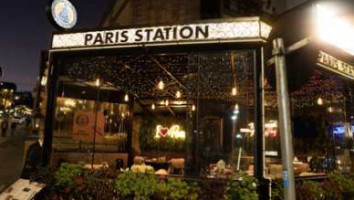 Paris Station Food Drinks inside