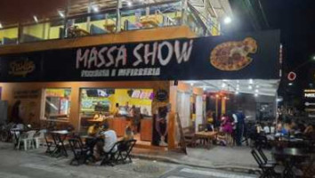 Massa Show outside