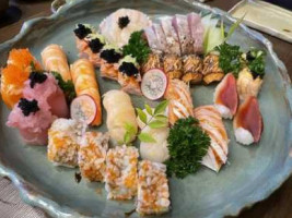 Mochi Sushi Lounge food