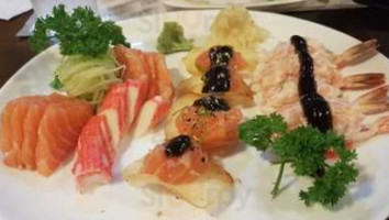 Mizu Sushi Lounge food