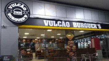 Vulcão Burguer's inside