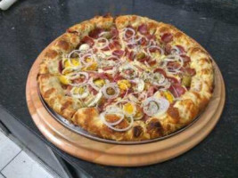 Saloon Pizzaria food