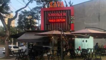 Zava Smoker outside