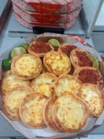 Pizzaria Bom Sabor food